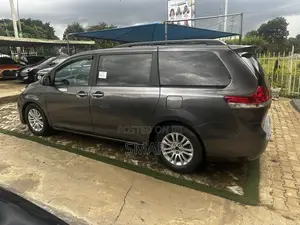Toyota Sienna 2014 Gray