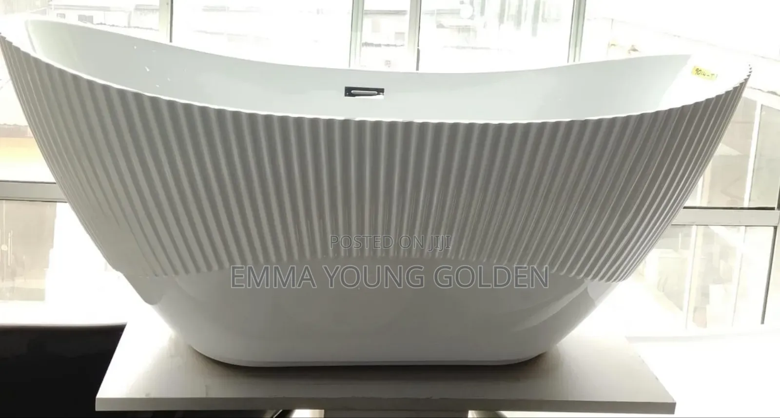 Luxury Bath Tub