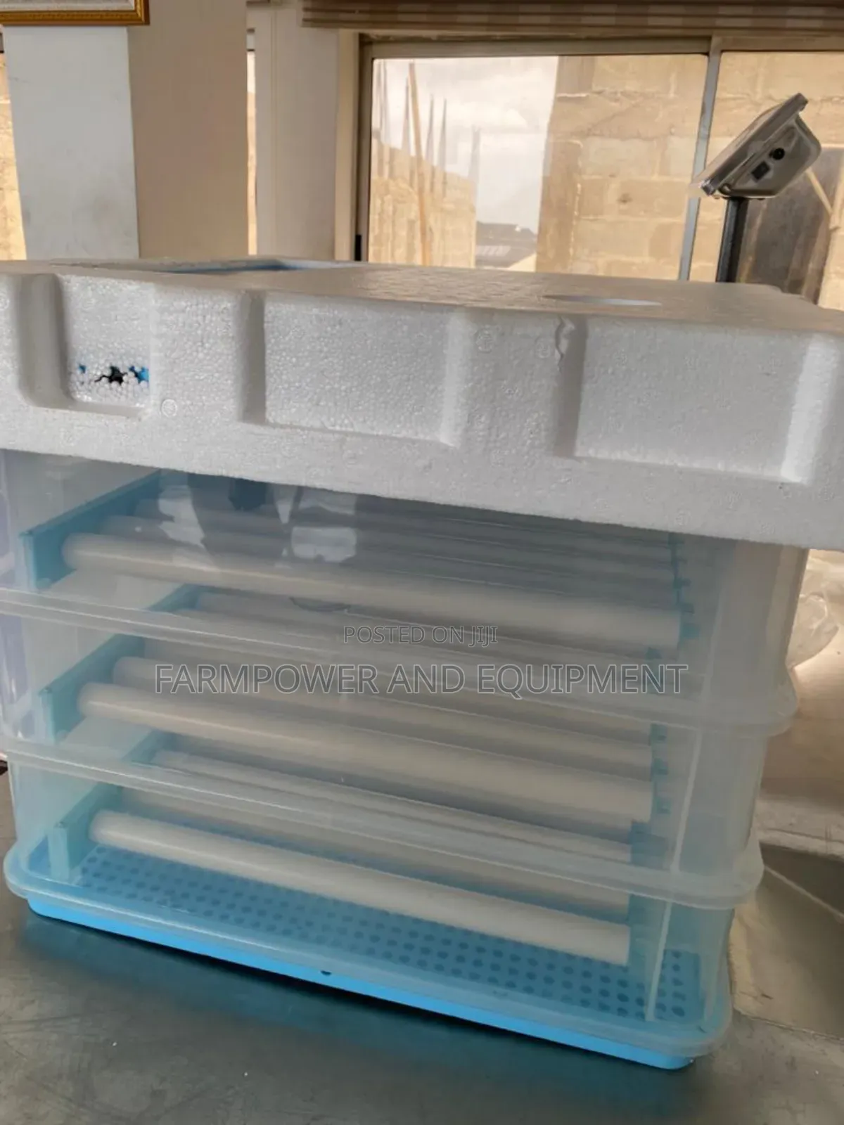 300 Capacity Automatic Incubator