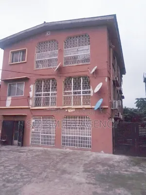 3bdrm Block of Flats in Ojuelegba for sale