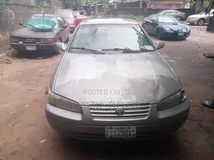 Toyota Camry 1998 Gray