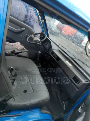Mitsubishi Delica 2005 Blue