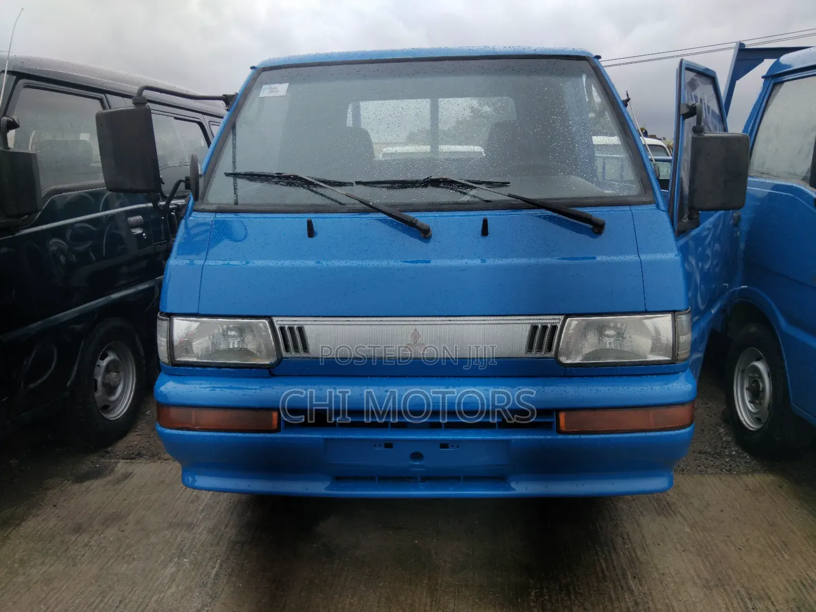 Mitsubishi Delica 2005 Blue