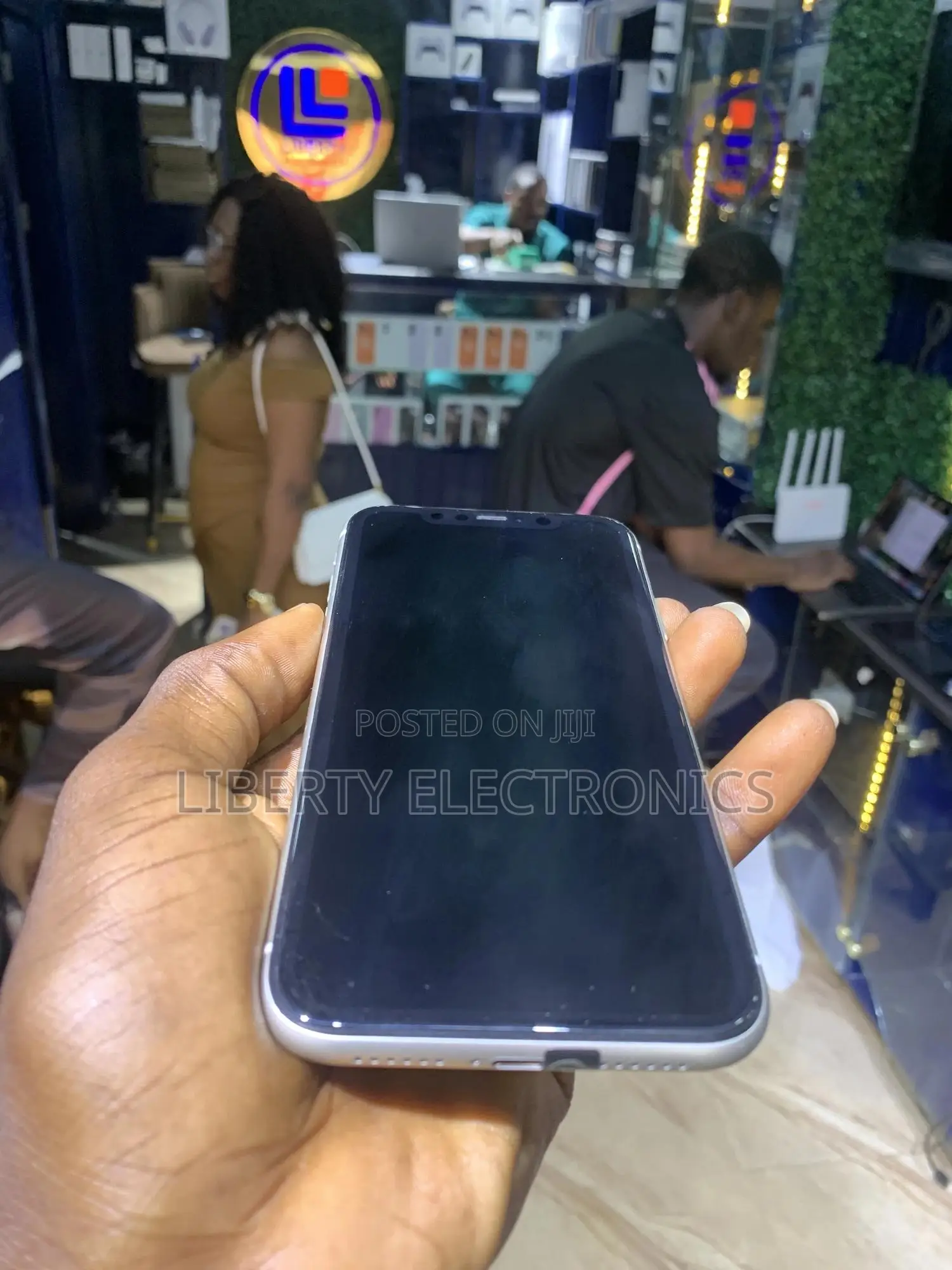 Apple iPhone 11 64 GB White