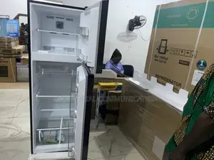 Midea Refrigerator With 2l Bottle Rack Egg Tray