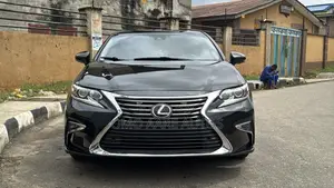 Lexus ES 2016 Black
