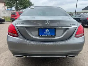 Mercedes-Benz C300 Luxury 4dr AWD 4Matic Sedan (2.0L 4cyl 7A) 2015 Gray