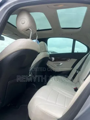 Mercedes-Benz C300 Luxury 4dr AWD 4Matic Sedan (2.0L 4cyl 7A) 2015 Gray