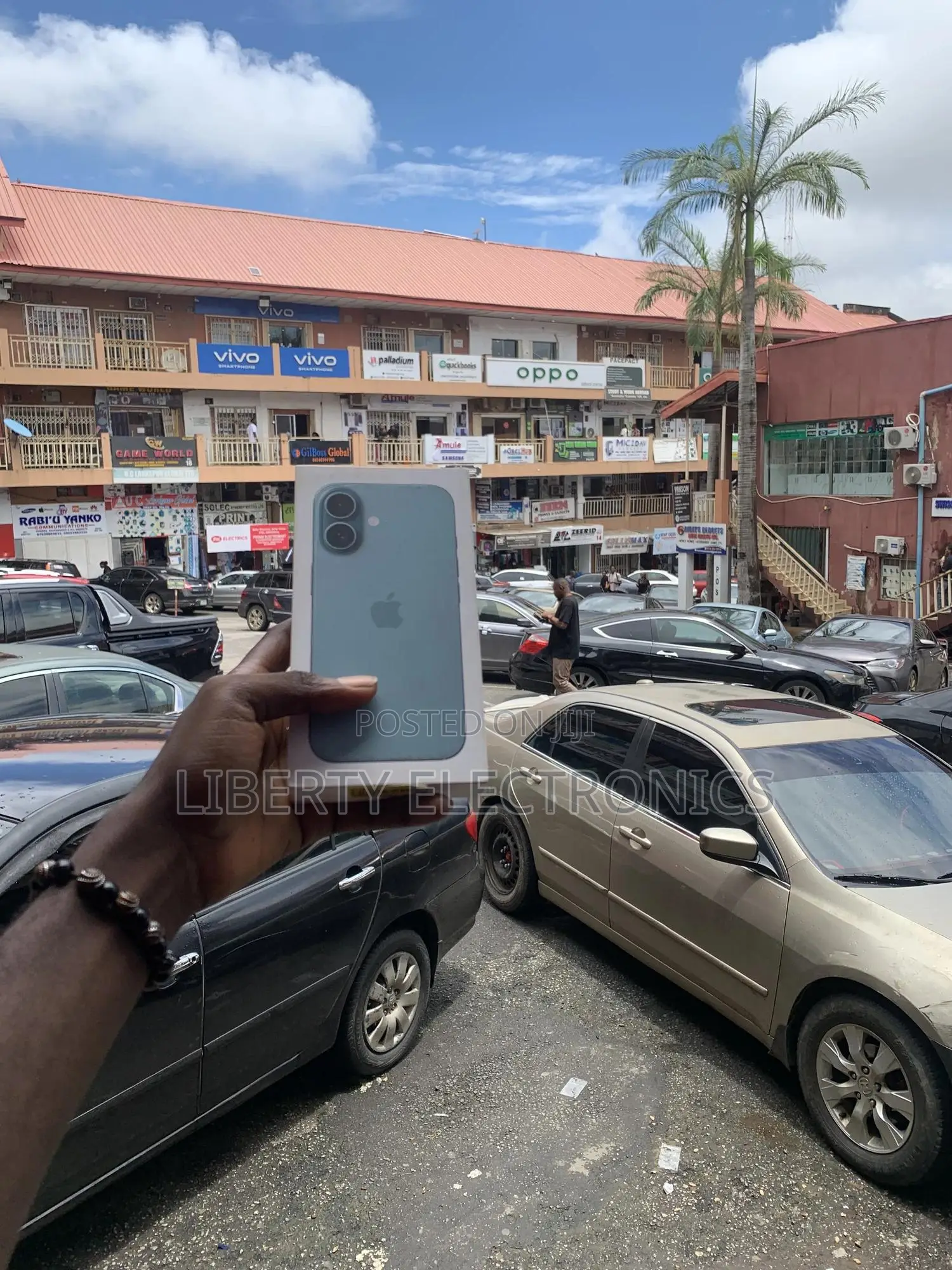 New Apple iPhone 16 256 GB