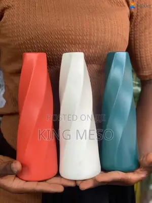 Table Plastic Flower Vase