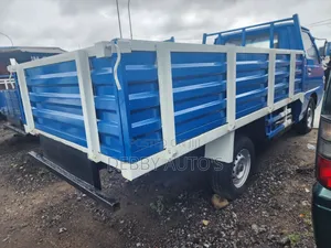 Mitsubishi Delica Pickup, Long Bucket Petrol Back Asle