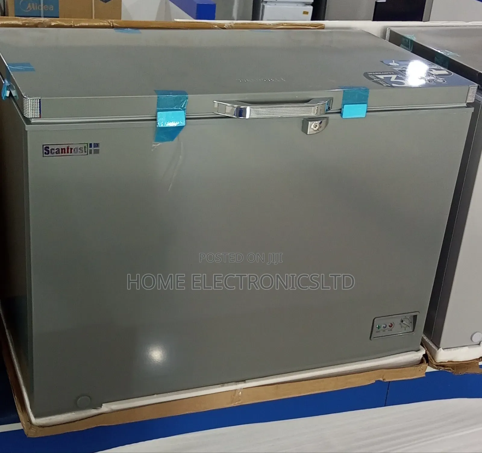 Scanfrost Chest Freezer 300 Liter