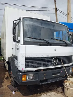 Mercedes 814 Truck 15fit Container Body