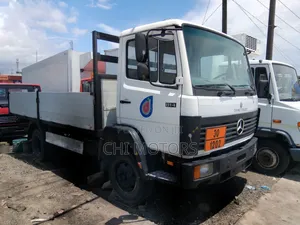 Mercedes 814 Truck 16fit Bucket