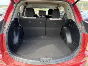 Toyota RAV4 XLE AWD (2.5L 4cyl 6A) 2017 Red