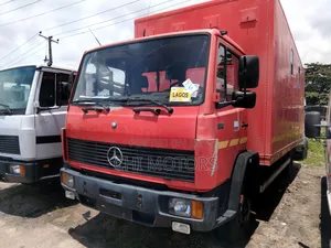 Mercedes-Benz 2008 Red