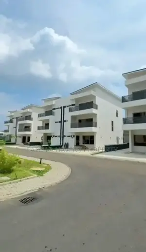 Spacious Semi Detached Duplex for Sale in Lifecamp