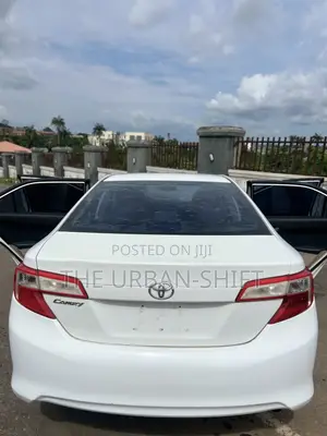 Toyota Camry LE 4dr Sedan (2.5L 4cyl 6A) 2012 White