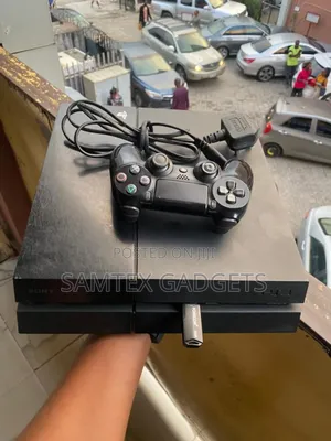 Ps4, Comes With 7 Games and One Controller