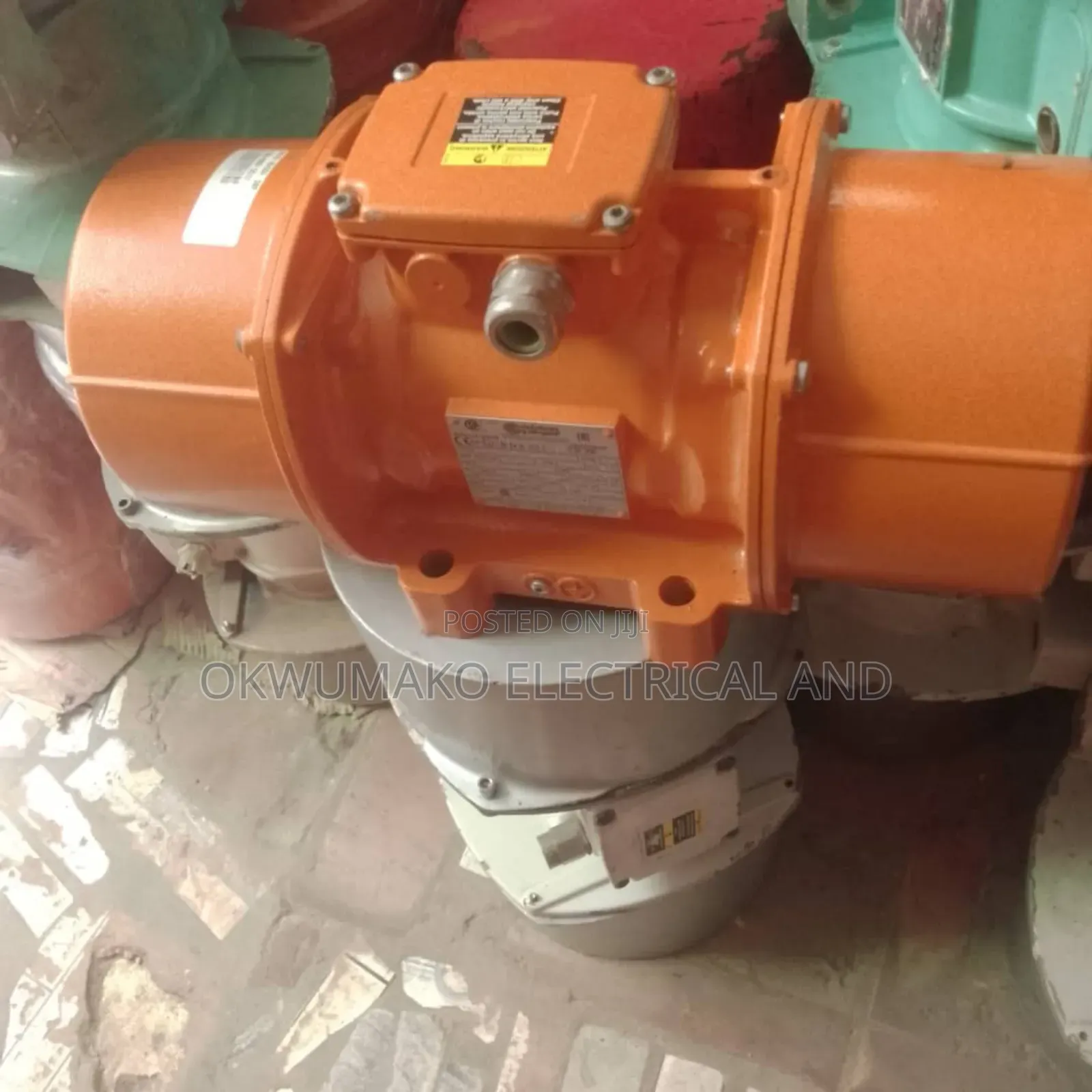 0.30kv 100o3 Phase Vibrator Machine