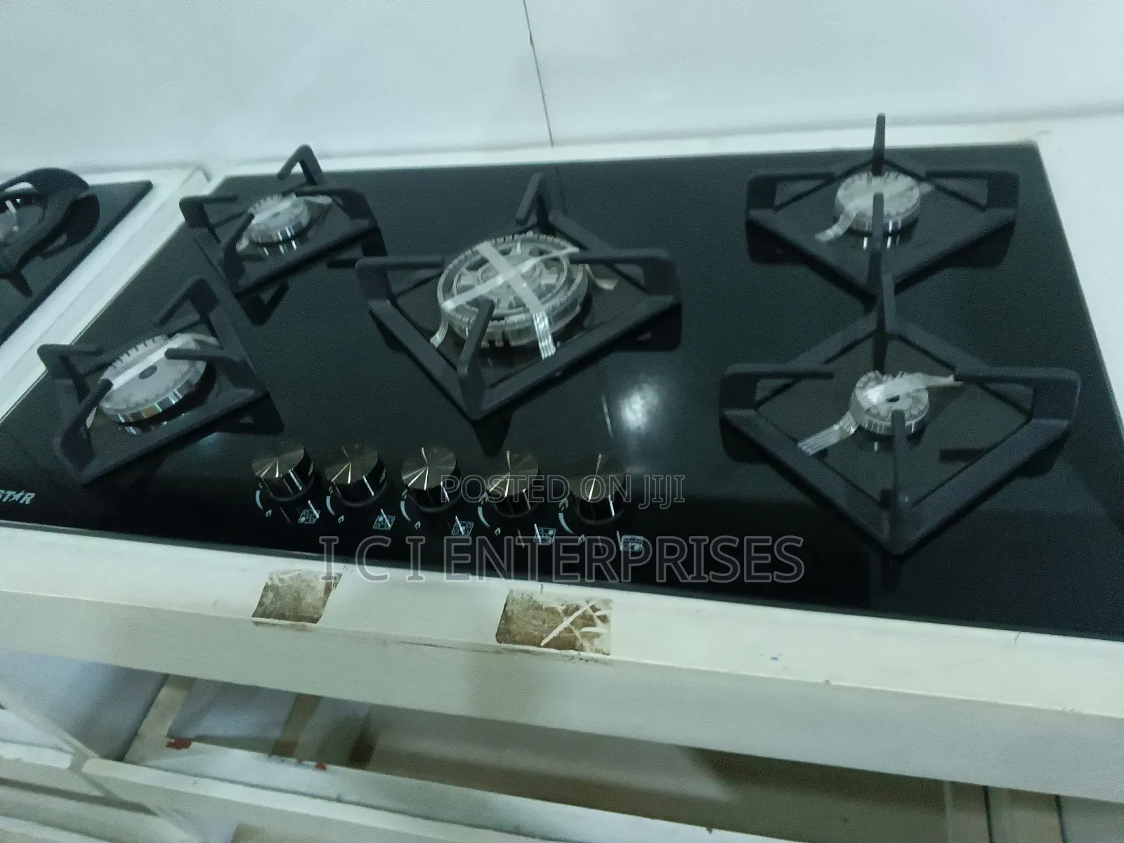 Polystar New 5 Burners in-Built Gas Hub -Black