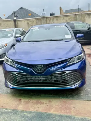 Toyota Camry LE FWD (2.5L 4cyl 8AM) 2018 Blue