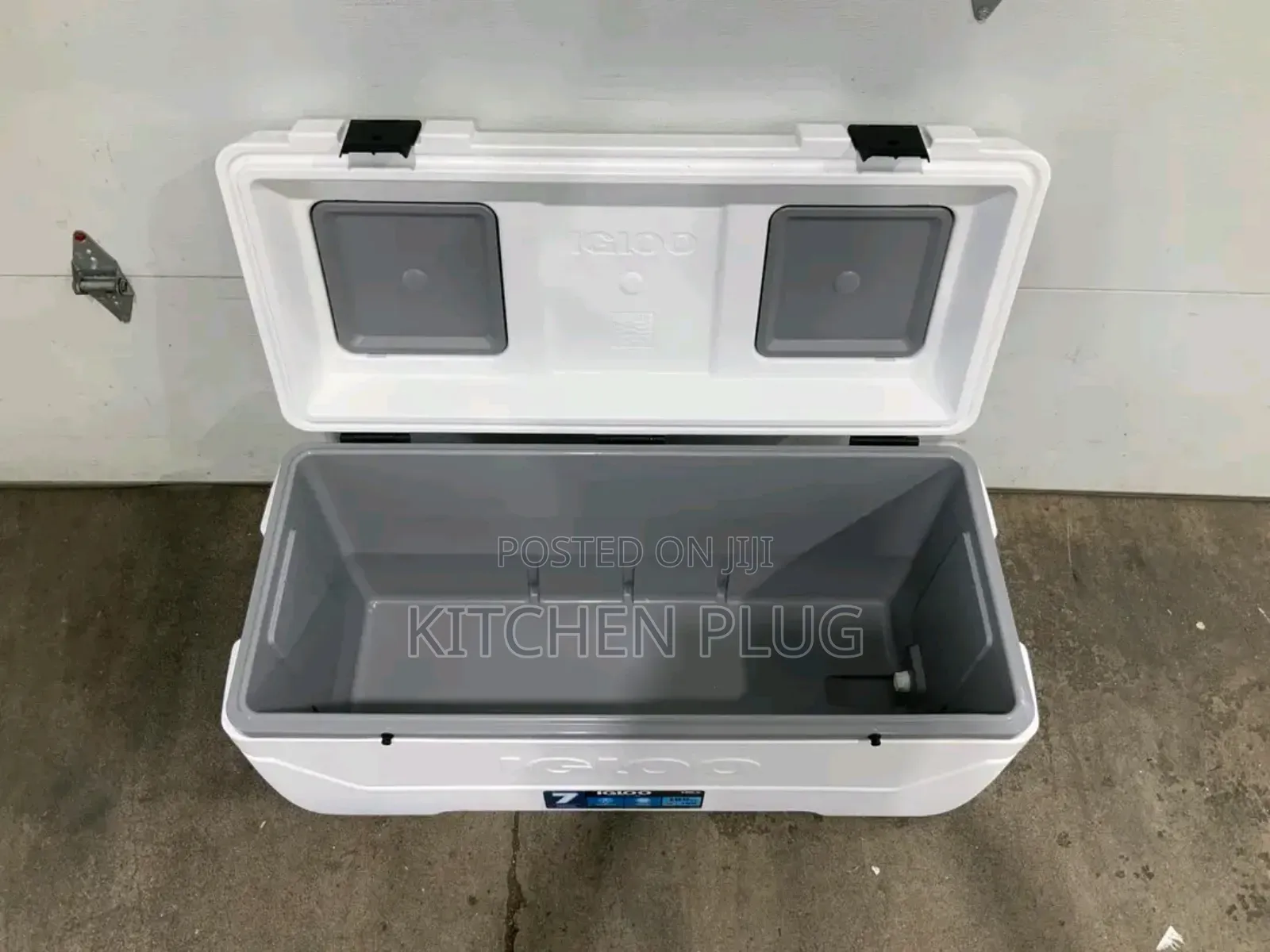 Igloo 165 Quart Maxcold Chest Ice Cooler With Butterfly Access Hatch,