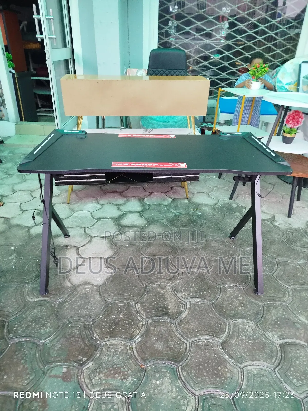 Gaming Table With Cup Holder