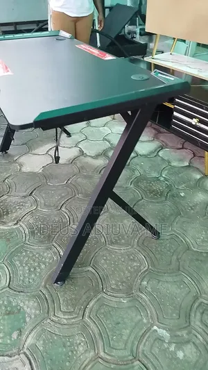 Gaming Table for Remote Workers