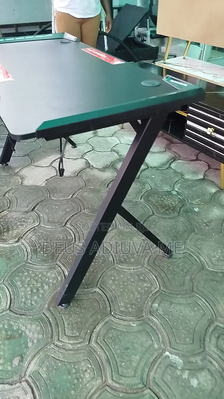 Gaming Table for Remote Workers