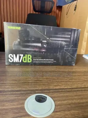 Shure Sm7db Dynamic Vocal Microphone With Built-in Preamp
