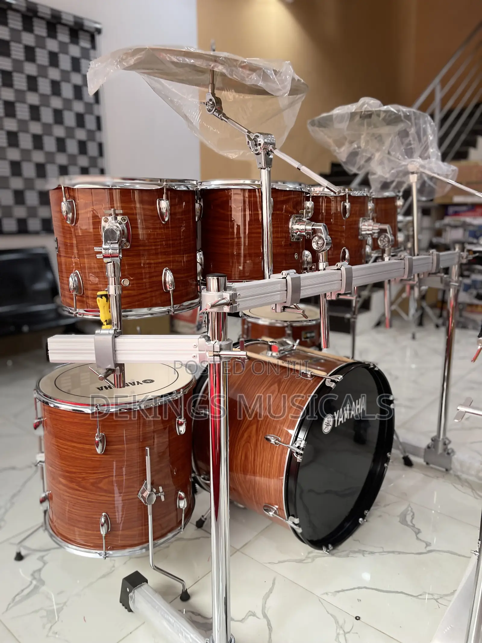 Professional Yamaha 7 Piece Drum Set
