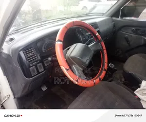 Mitsubishi L200 1993 Off white