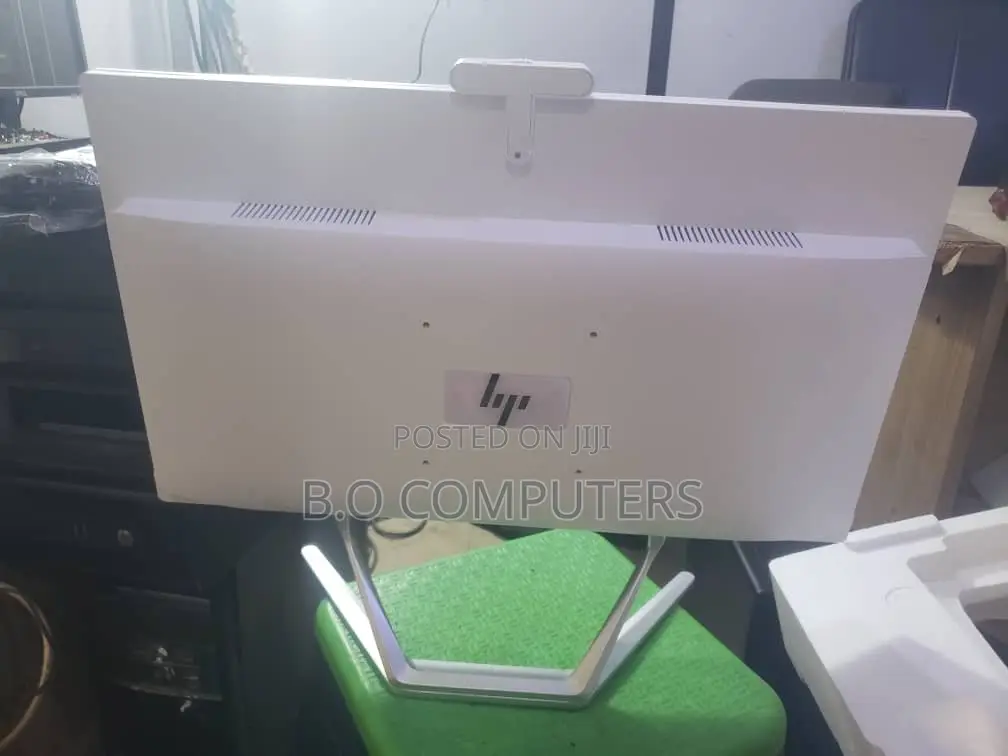 New Desktop Computer HP AiO 20 8GB Intel Core i5 HDD 500GB