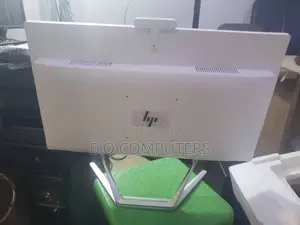 New Desktop Computer HP AiO 20 8GB Intel Core i5 HDD 500GB