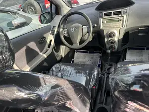 Toyota Yaris 2010 Red