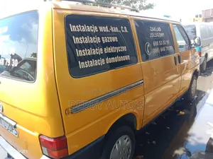 Volkswagen Transporter 2005 Yellow