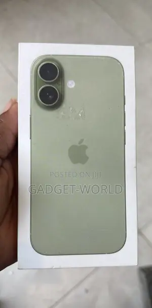 New Apple iPhone 17 256 GB Green