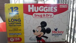 Huggies Snug Dry Diapers Size 4, 156 Count, Giant Value Pack Usa