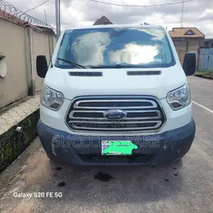 Ford E350 2018 White