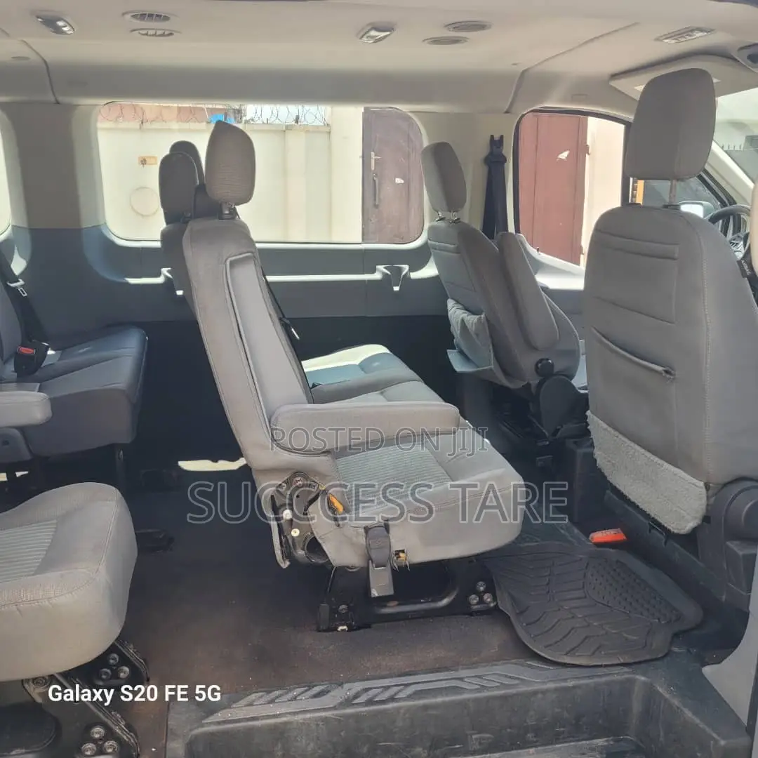 Ford E350 2018 White