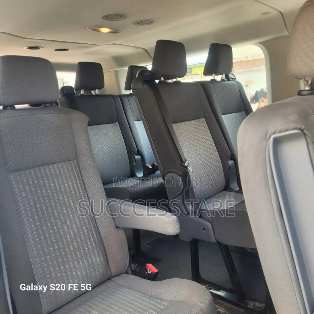 Ford E350 2018 White