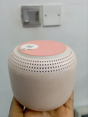 Google Nest Wifi Router and Point