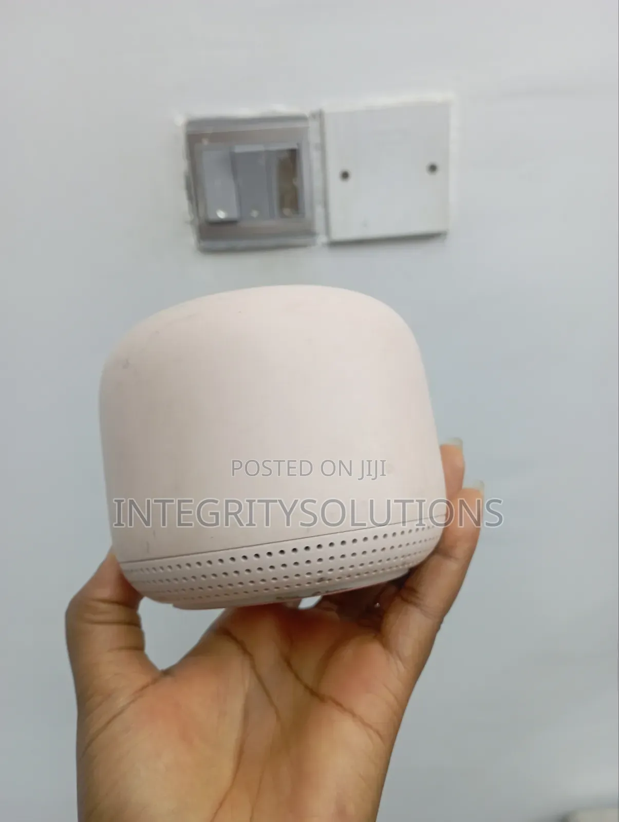 Google Nest Wifi Router and Point
