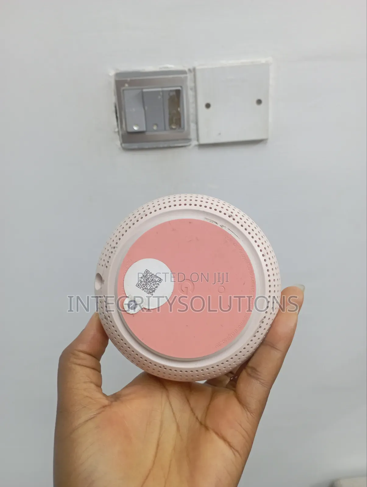 Google Nest Wifi Router and Point