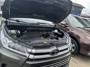 Toyota Highlander 2016