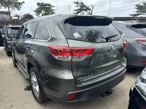Toyota Highlander 2016