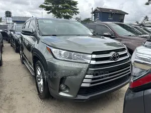 Toyota Highlander 2016