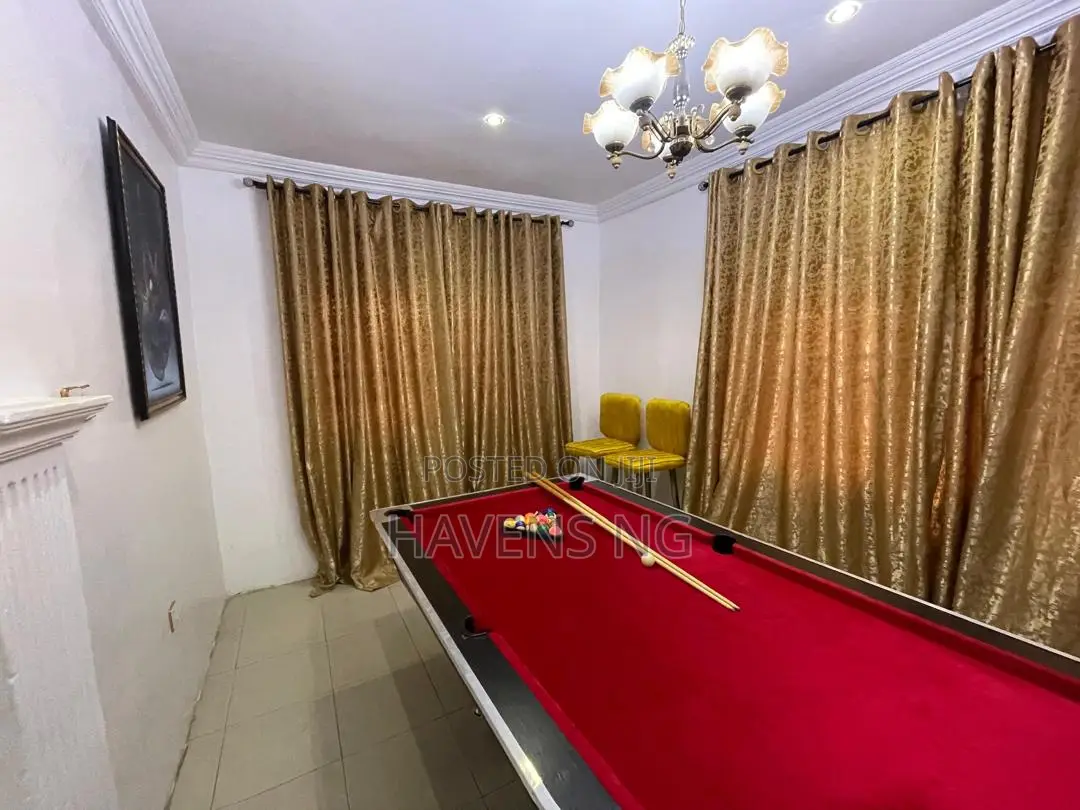 Luxury 4 Bedroom Apartment