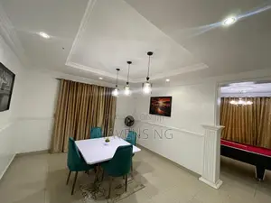 Luxury 4 Bedroom Apartment